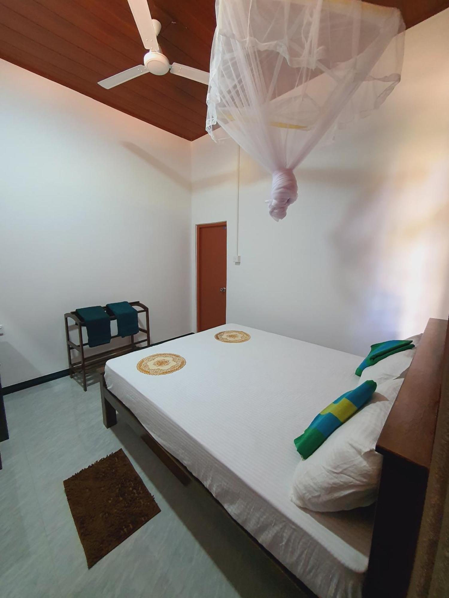 Sanu Home Stay Σιγκιρίγια Εξωτερικό φωτογραφία