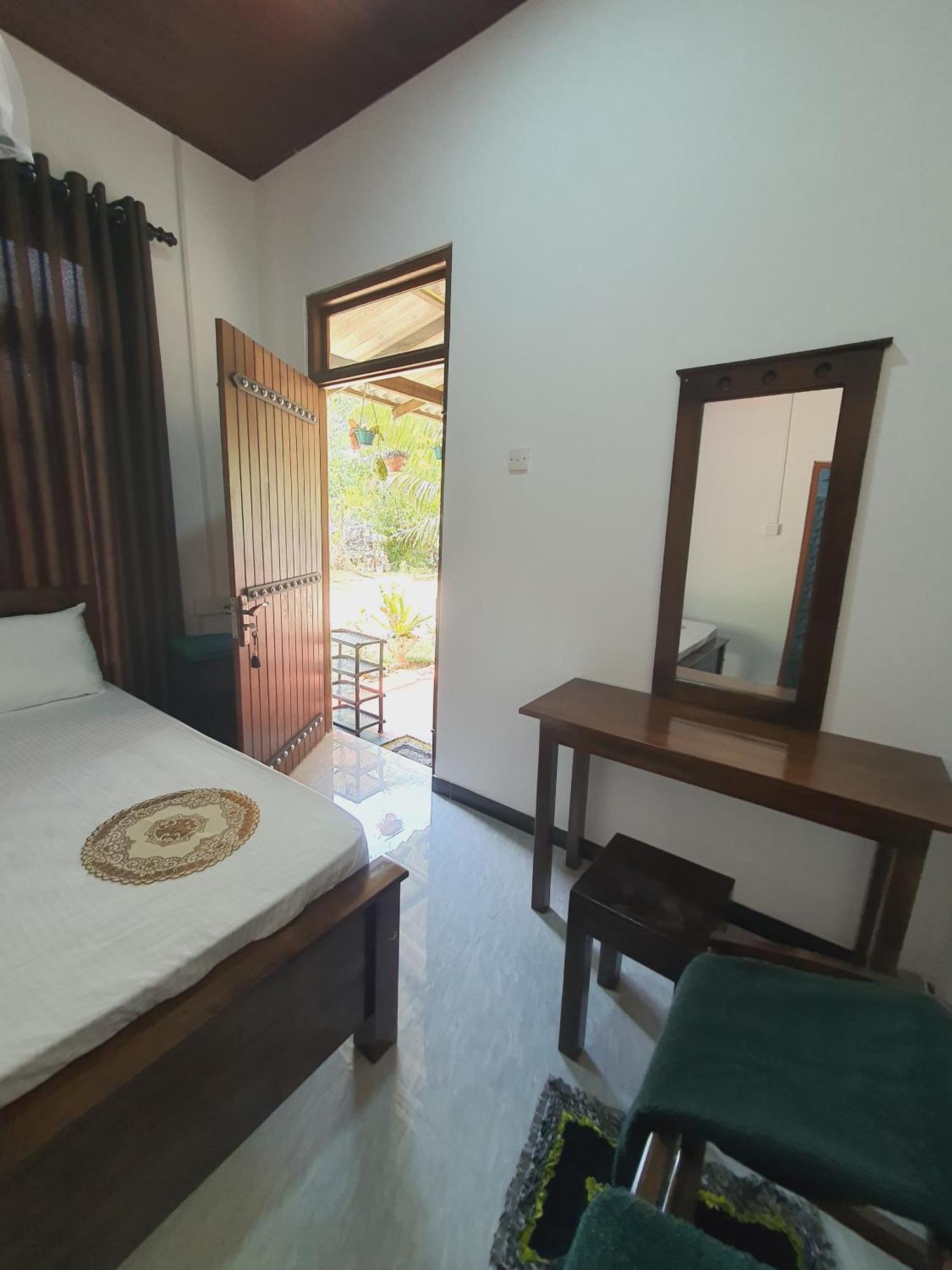 Sanu Home Stay Σιγκιρίγια Εξωτερικό φωτογραφία