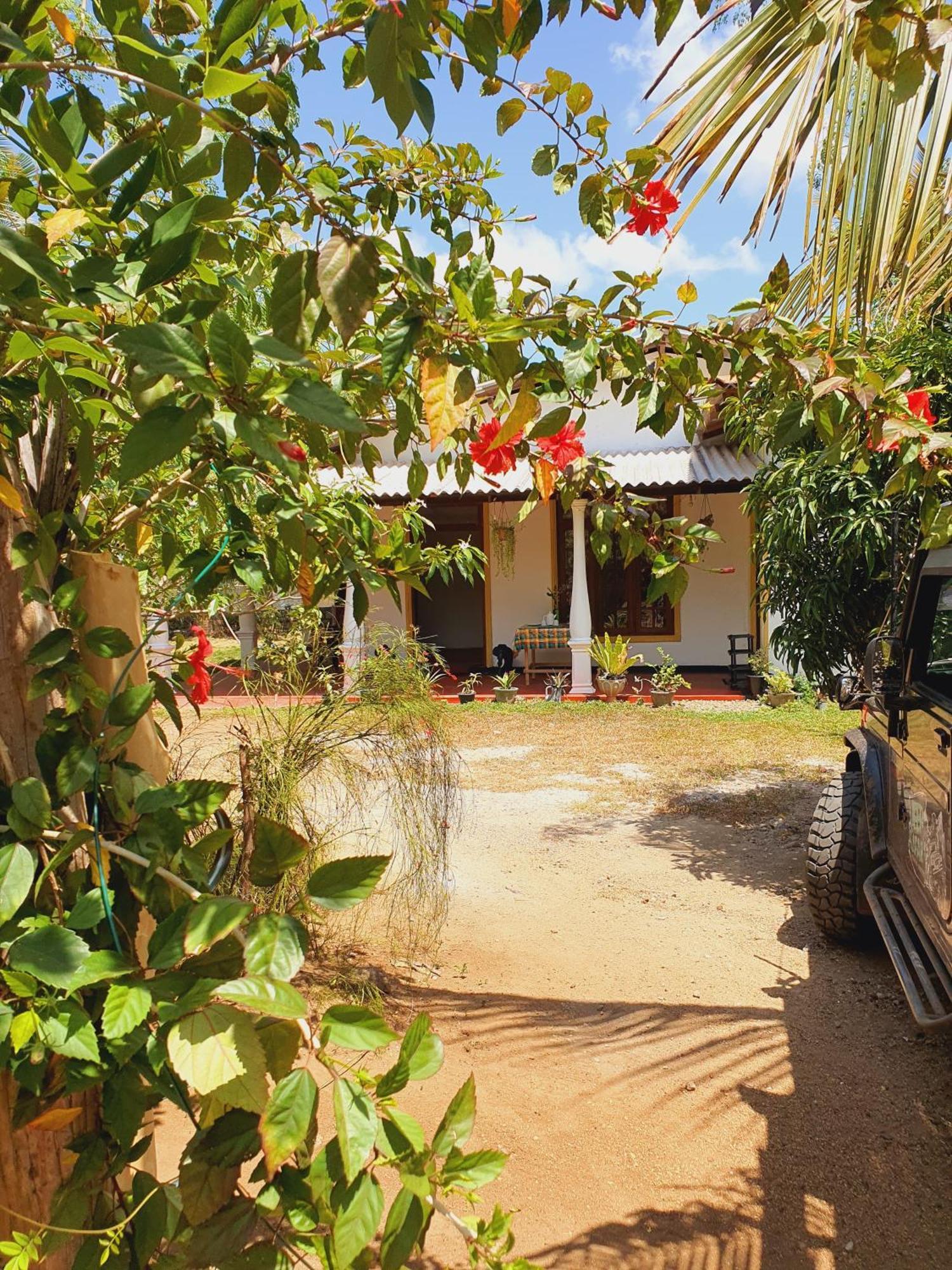 Sanu Home Stay Σιγκιρίγια Εξωτερικό φωτογραφία