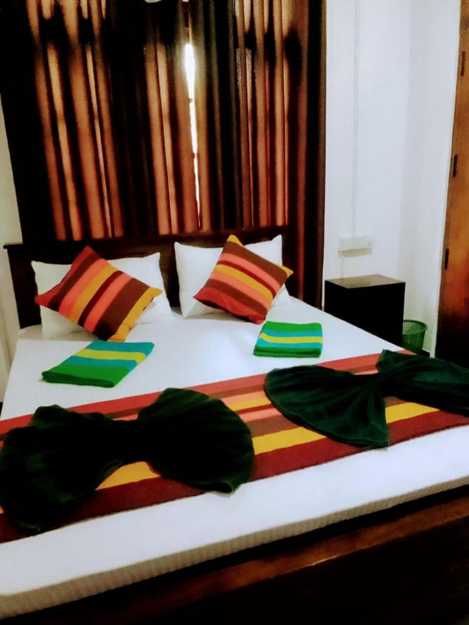 Sanu Home Stay Σιγκιρίγια Εξωτερικό φωτογραφία